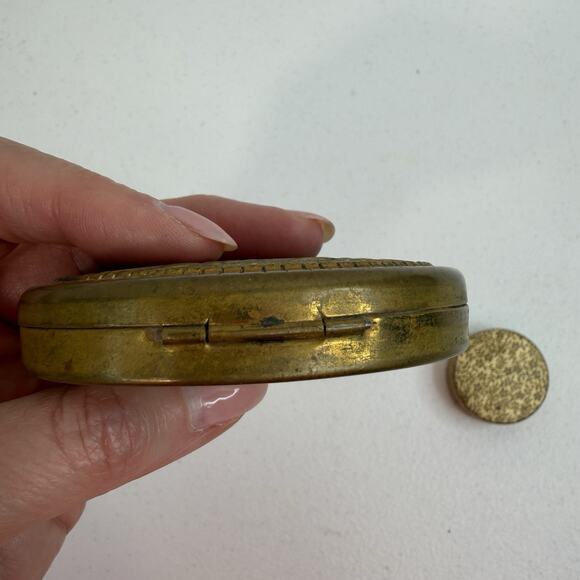 Vintage Elegant Gold Compact Mirror Pressed Powder Mini Pill Box Metal Embossed - Picture 5 of 14